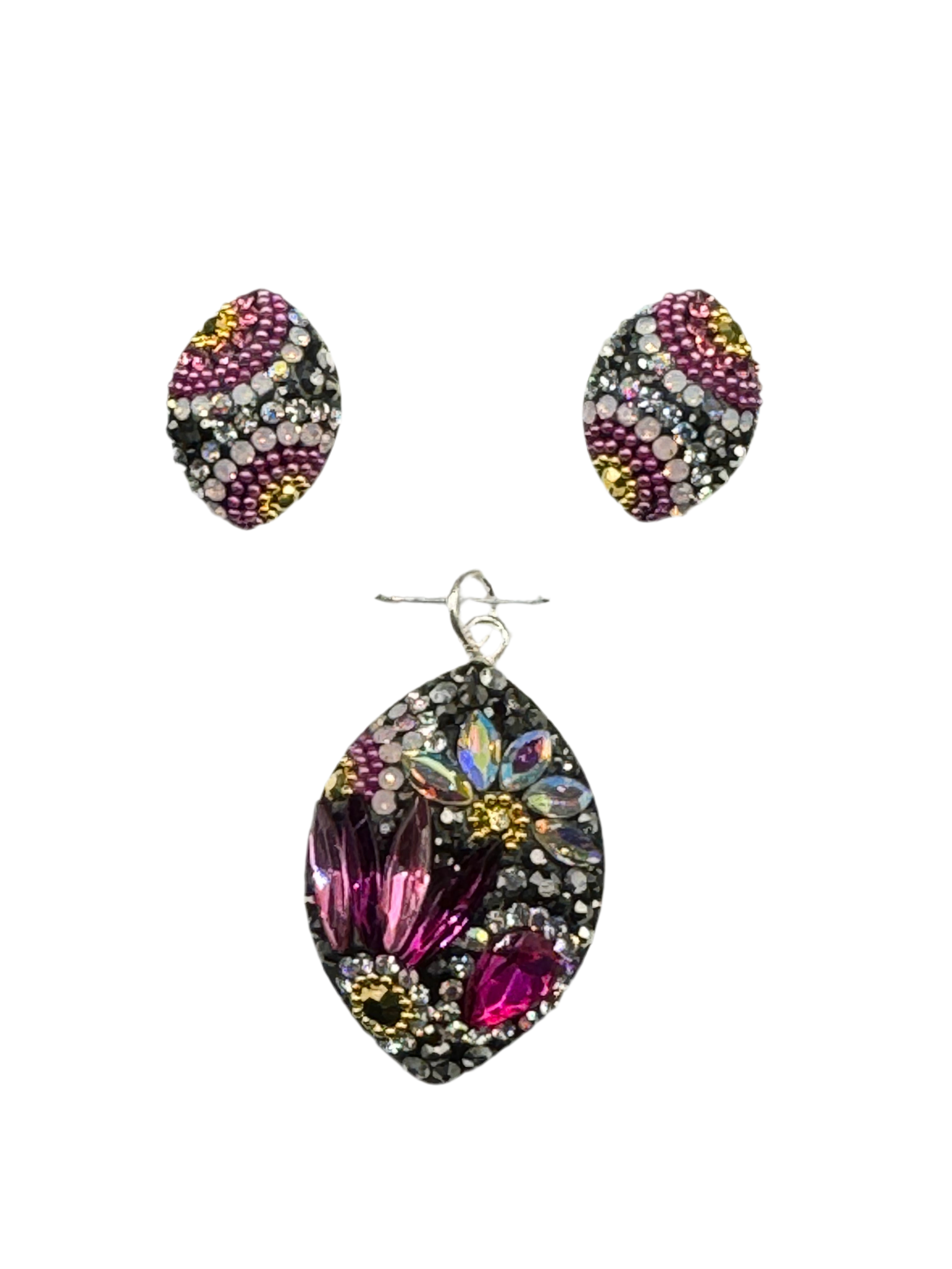 Brilliant Crystals Oval Pendant & Earrings .