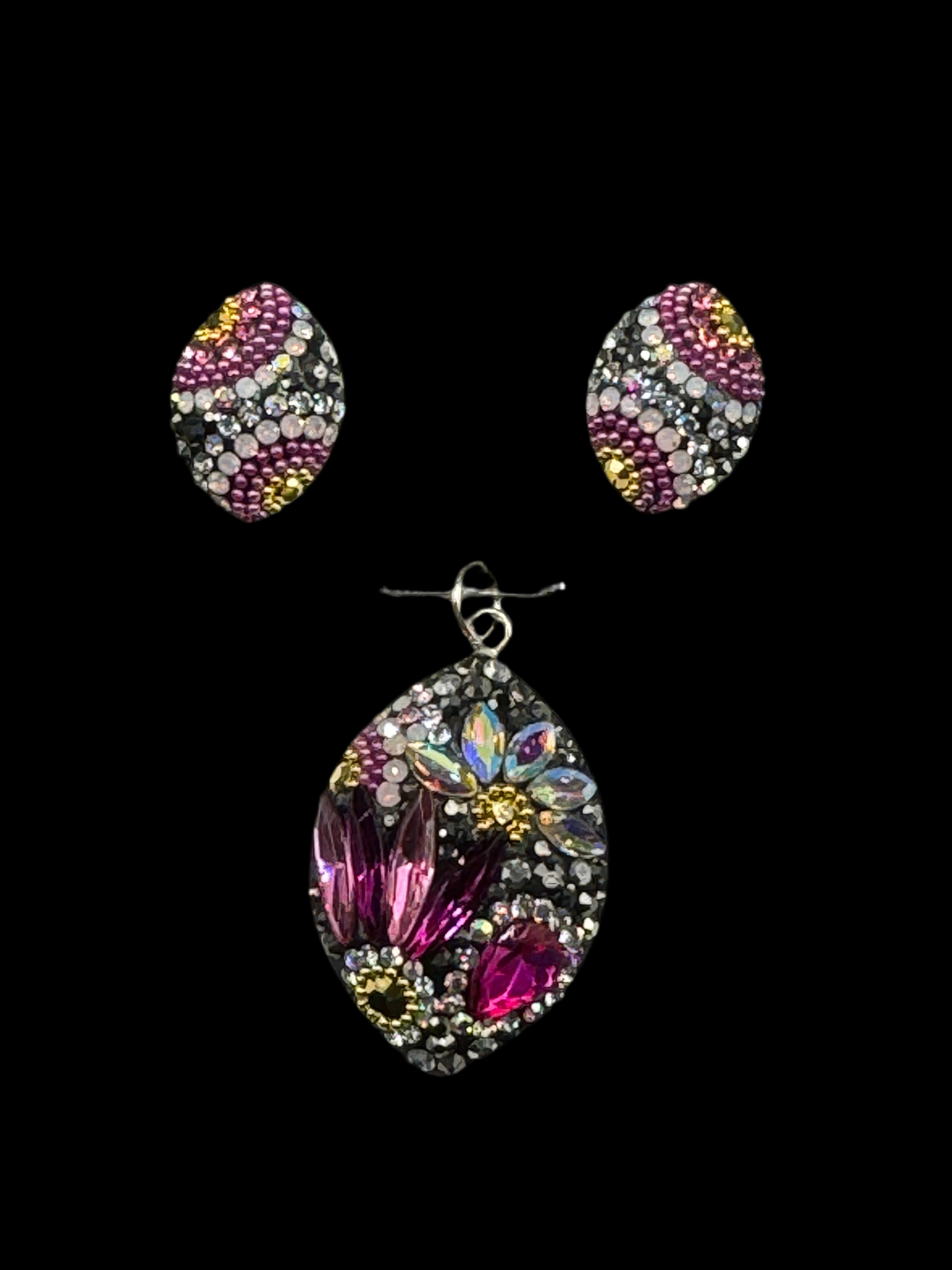 Brilliant Crystals Oval Pendant & Earrings .
