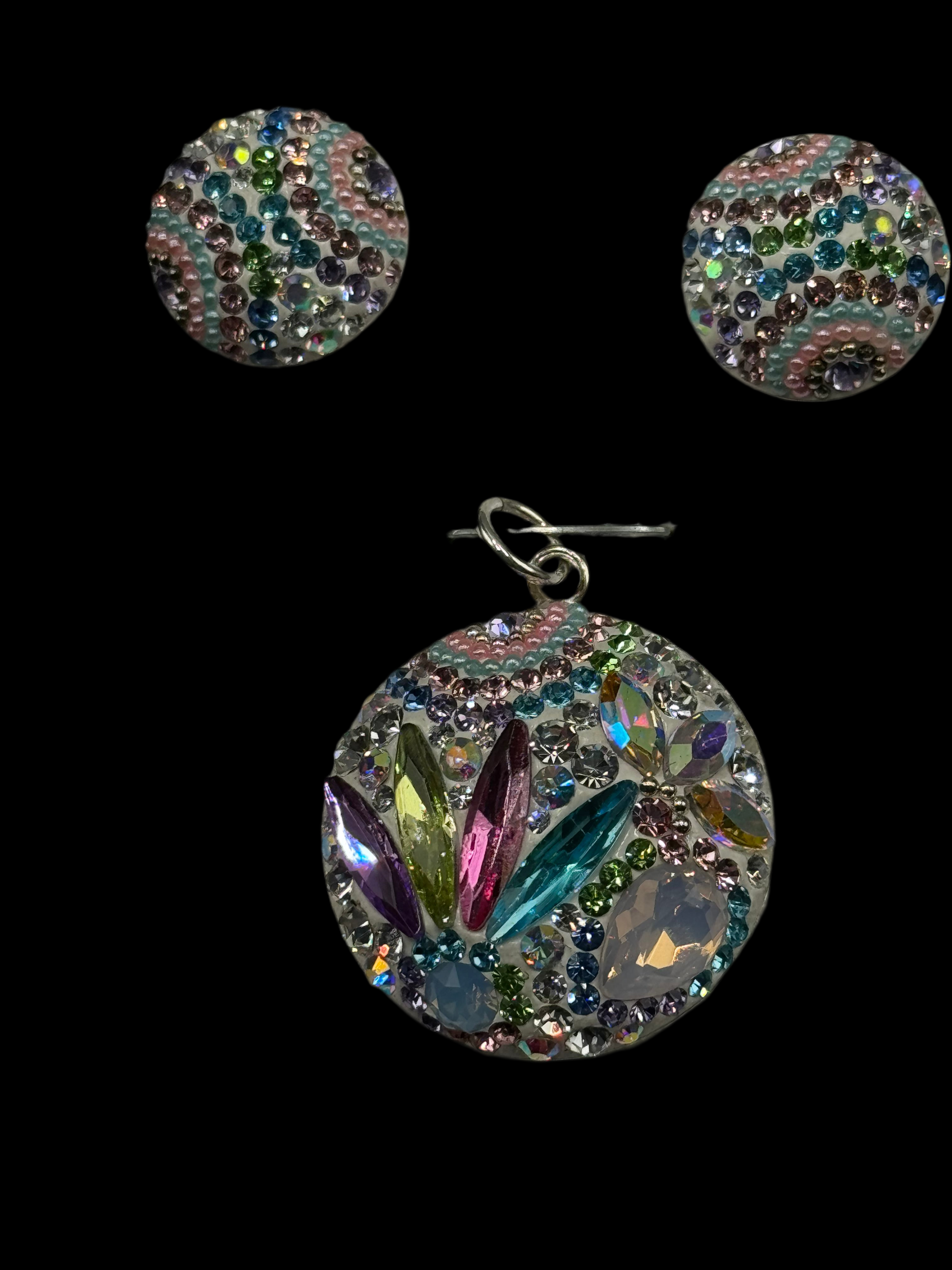 Brilliant Crystals multicolor Round Pendant & Earrings.