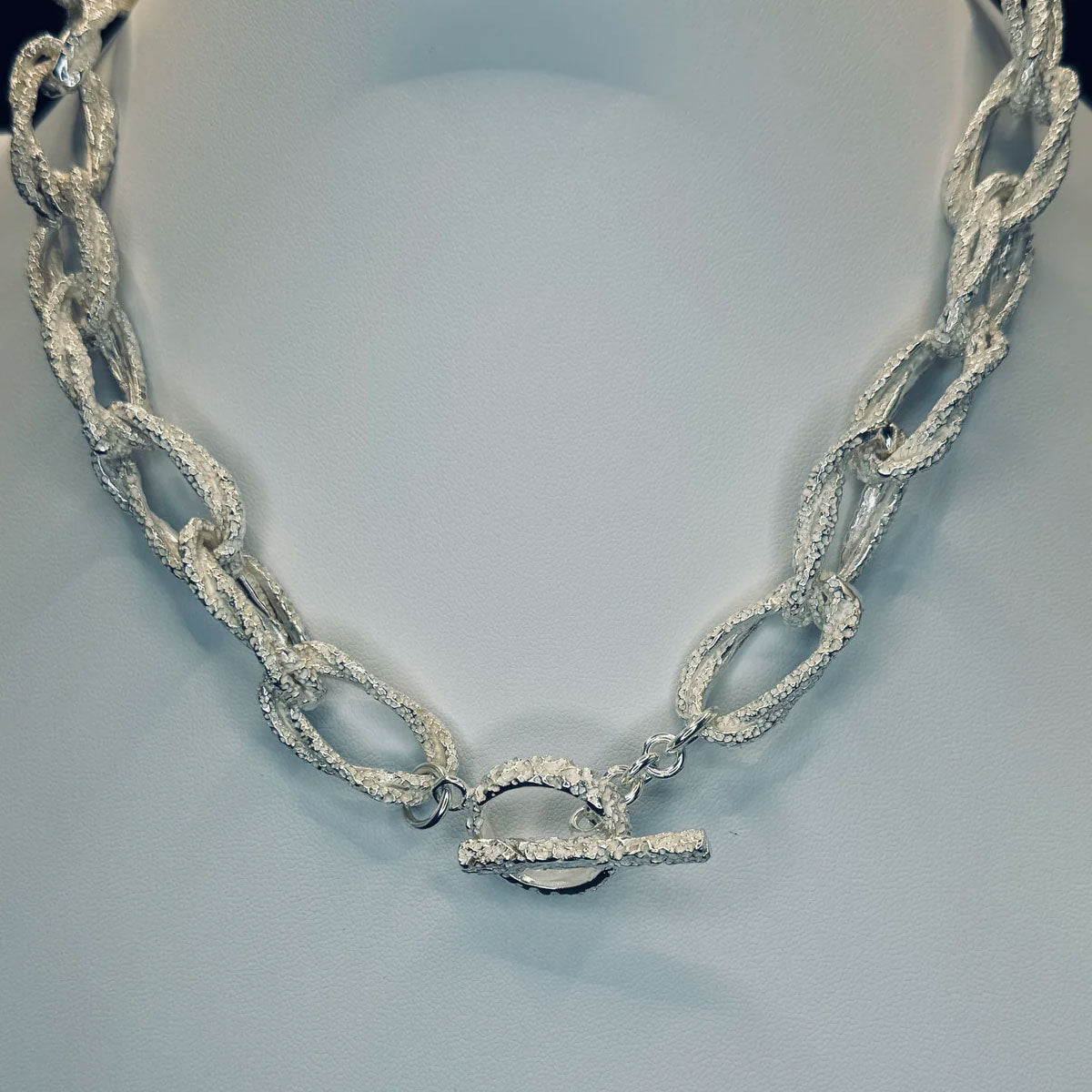 Silver Frosted Eloquent Chain Necklace