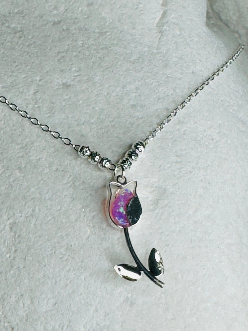 Necklace with Tulip flower