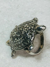 Sterling Silver Turtle Ring .