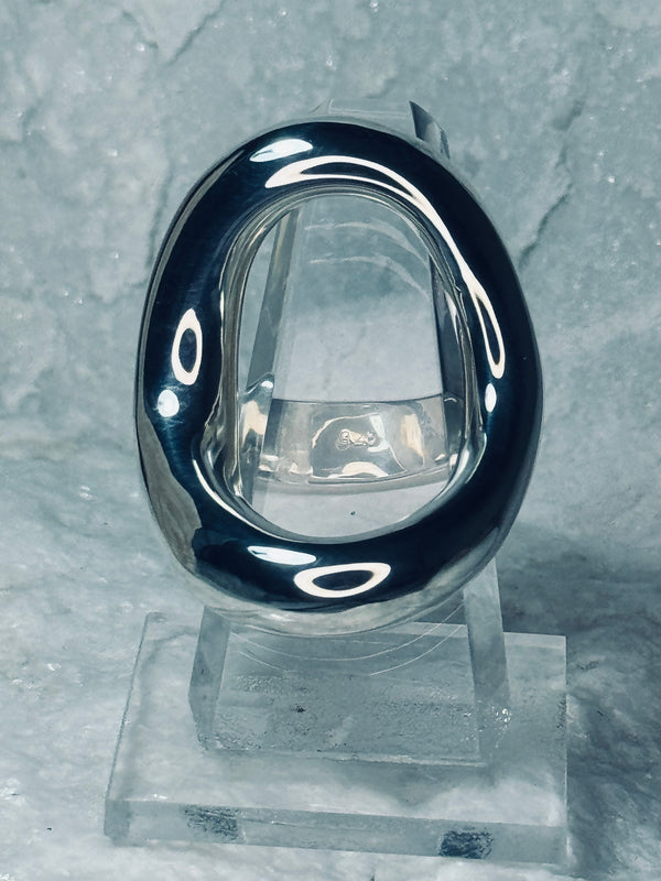 Sterling Silver Circle Contemporary Ring .