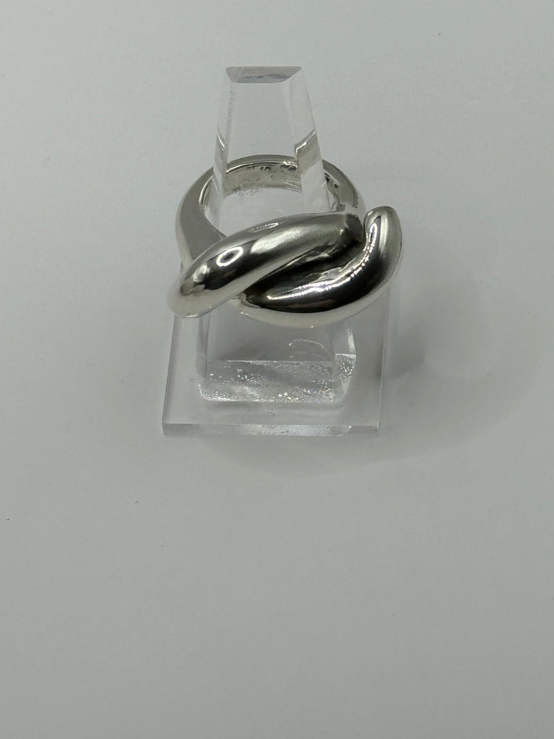 Sterling Silver Winding Laces Ring .